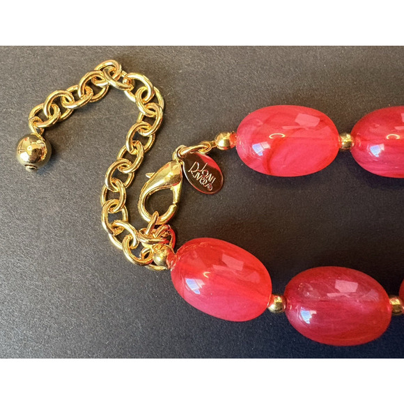 Vintage Joan Rivers Marbled Red Acrylic Lucite Beaded Necklace Gold Tone 24" - Picture 5 of 6